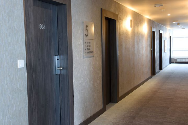 Ballroom/Hall 33 of 43