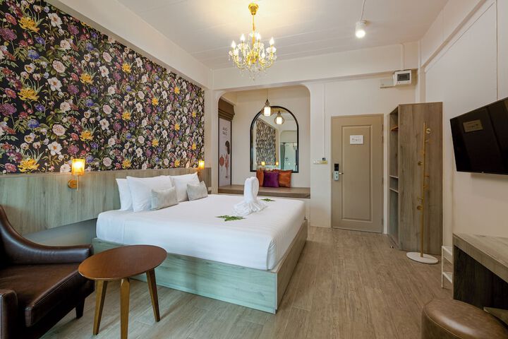 Room 50 of 90