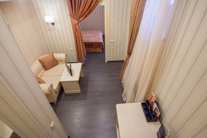 Room 4 of 46