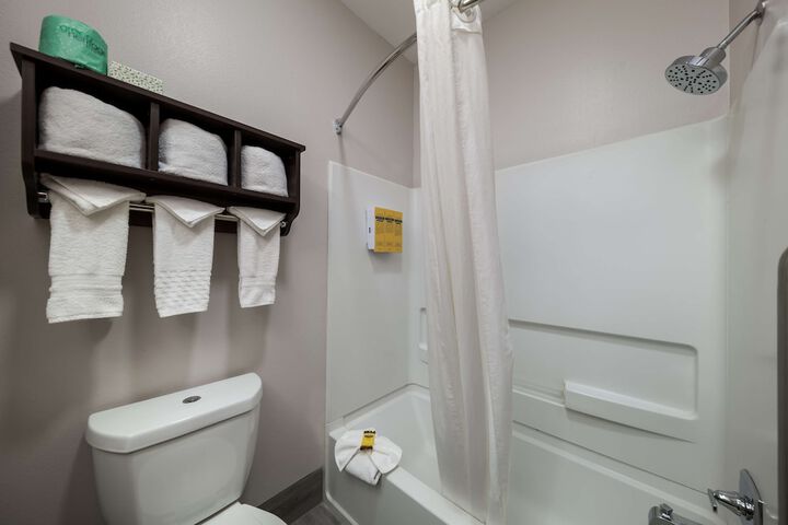 1 King Accessible Comast Bathtb Full Breakfast (20 of 22)