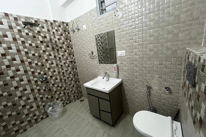 Room 21 of 24
