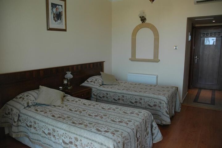 Room 4 of 19