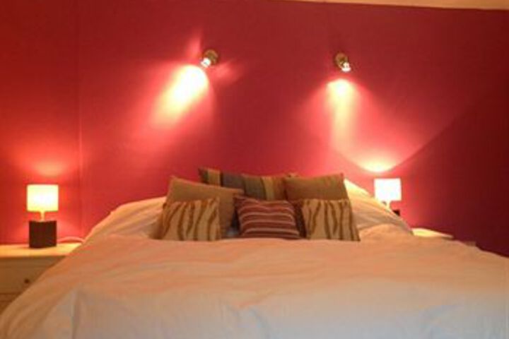 Room 5 of 6