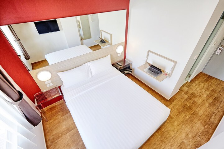 Room 15 of 27