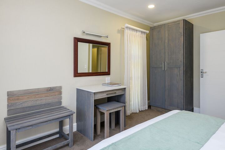 Room 28 of 156