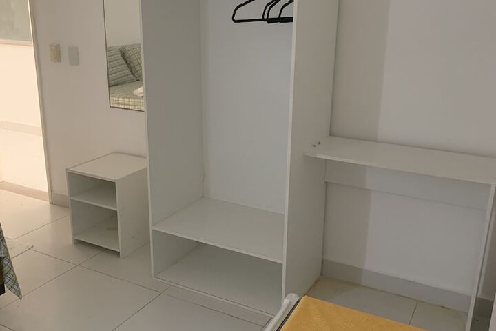 Room 8 of 34