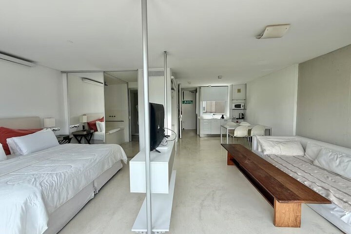 Room 19 of 53