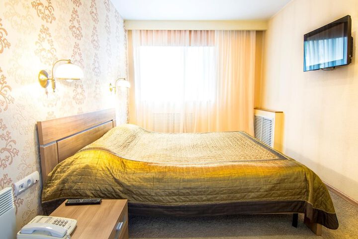 Room 35 of 66