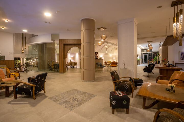 Guest Lobby