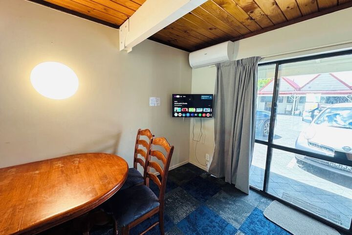 Room 52 of 75
