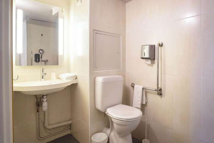 Room 21 of 40