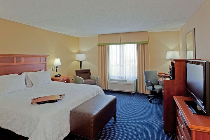 1 King Bed (11 of 12)