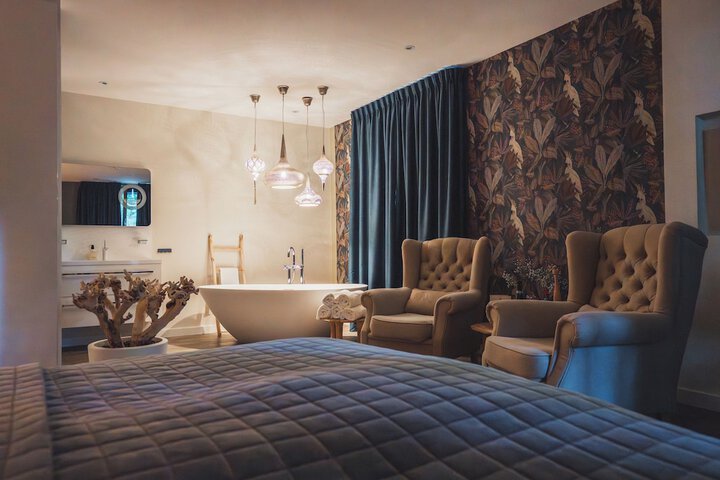 Room 15 of 38