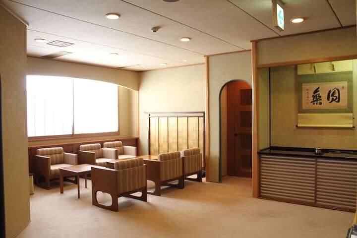 Entrance & Lobby