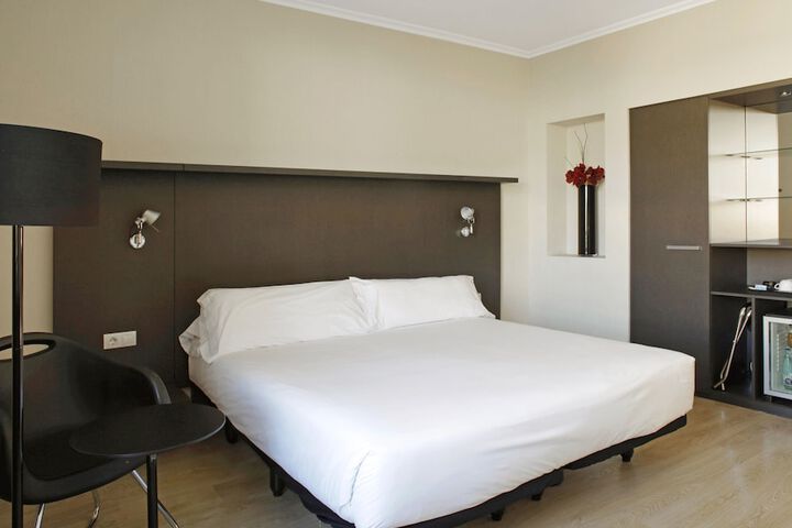 Room 11 of 43