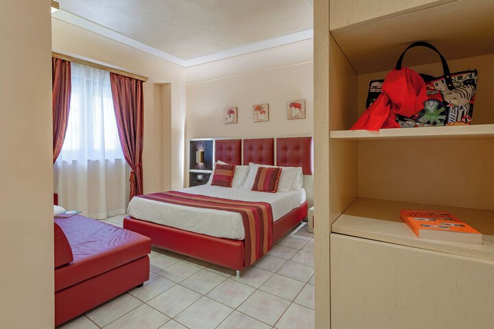 Room 4 of 23