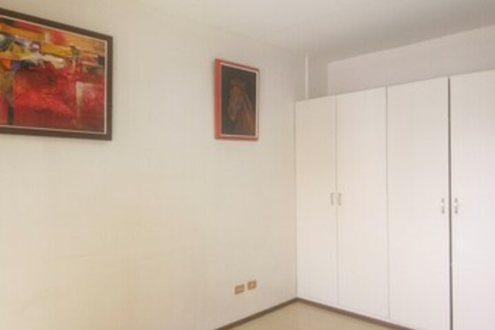 Room 6 of 7