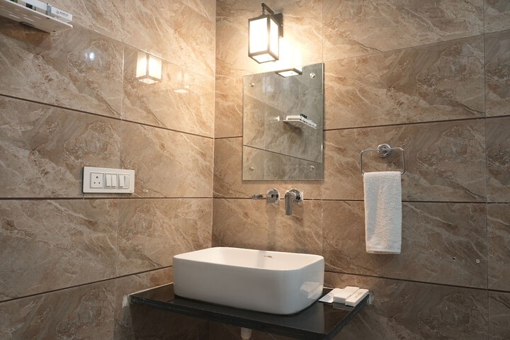 Room 16 of 20
