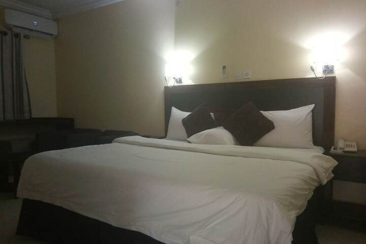 Room 7 of 38