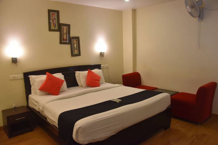 Room 7 of 33