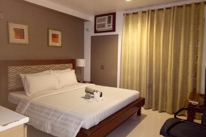 Room 10 of 26
