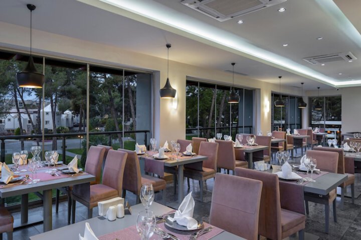 Dining 229 of 417