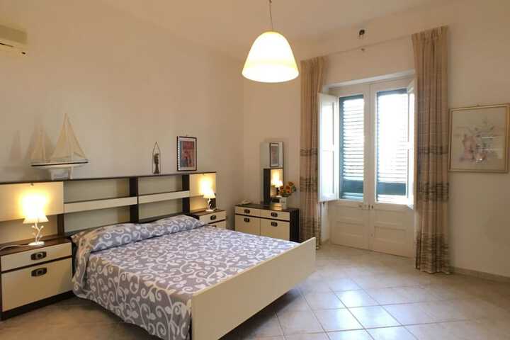 Room 5 of 15