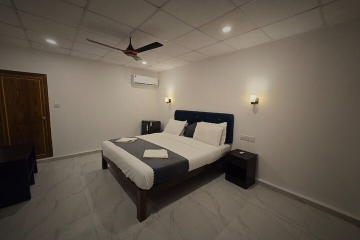 Room 13 of 22