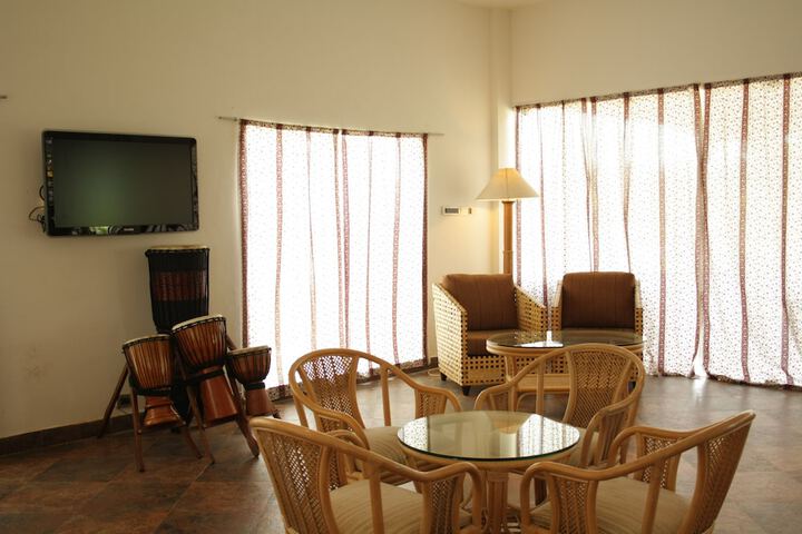 Room 34 of 143