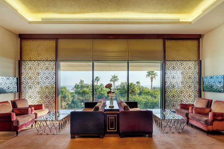Lounge 177 of 220
