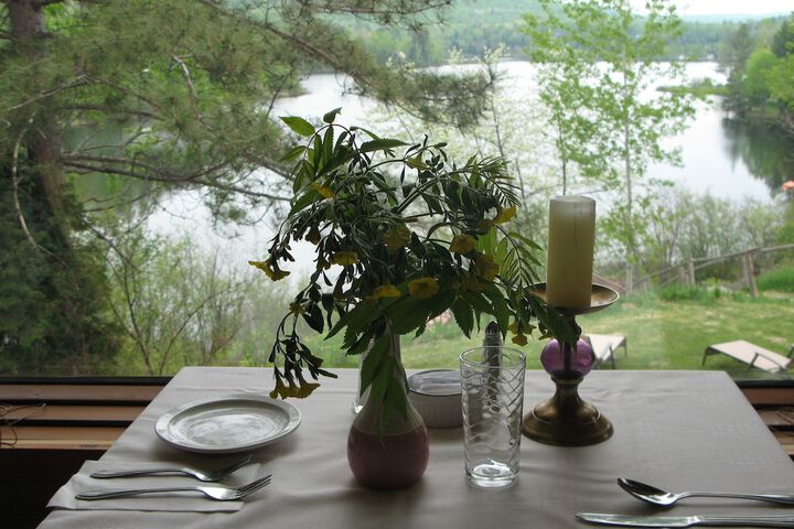Dining 9 of 17
