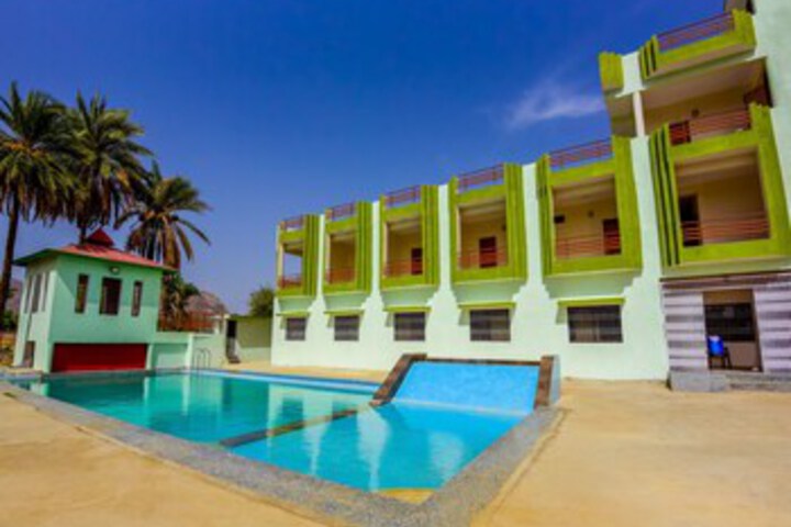Pool 10 of 23