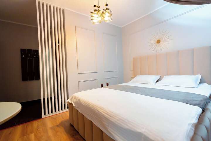 Room 5 of 29