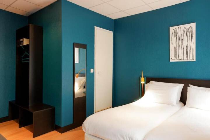 Room 16 of 26