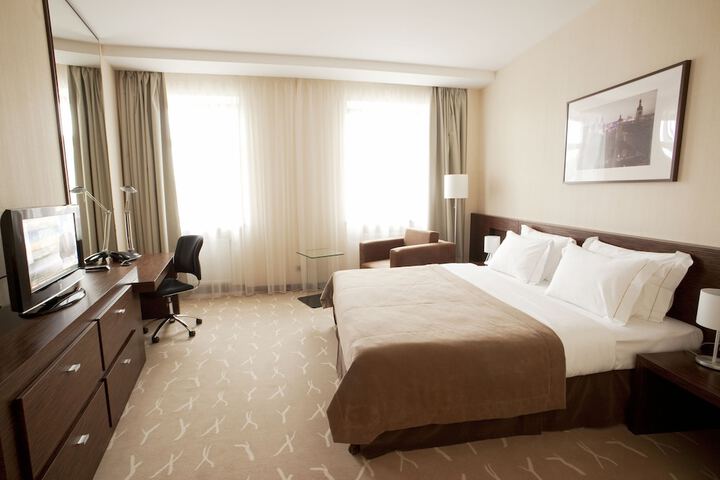 Room 5 of 34
