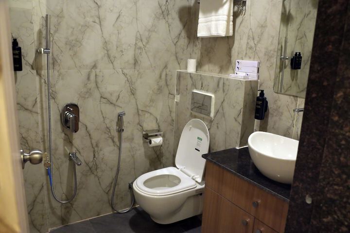Room 16 of 23