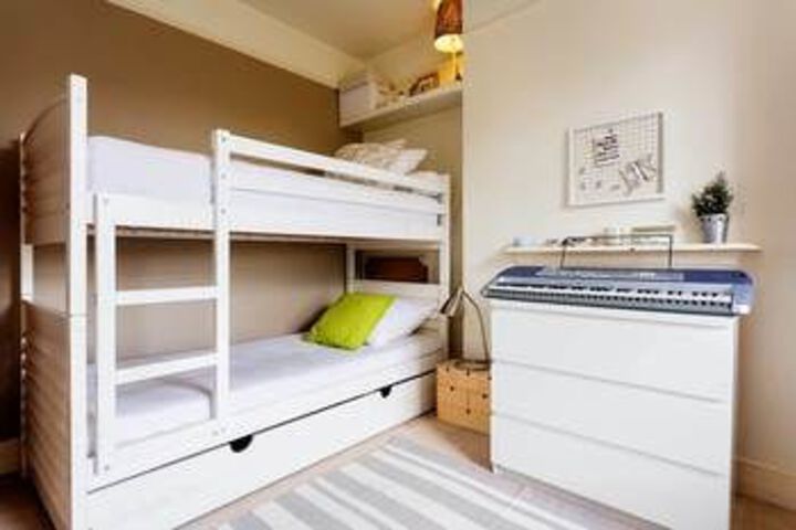 Room 6 of 18