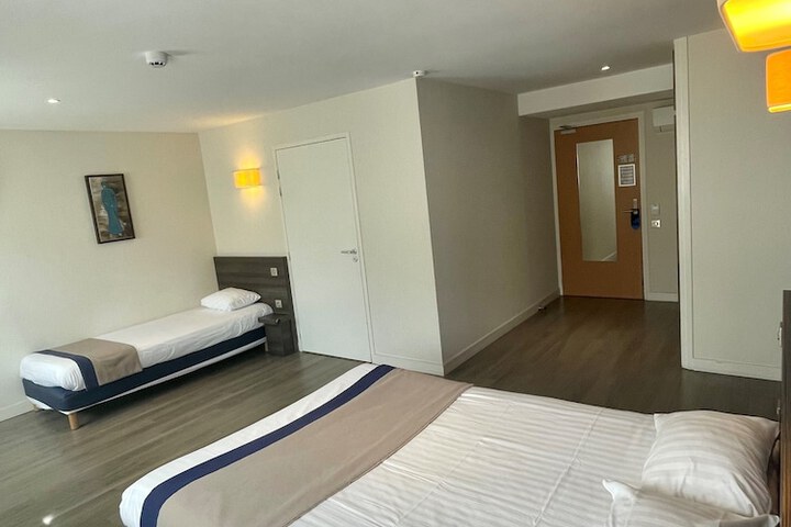 Room 9 of 52