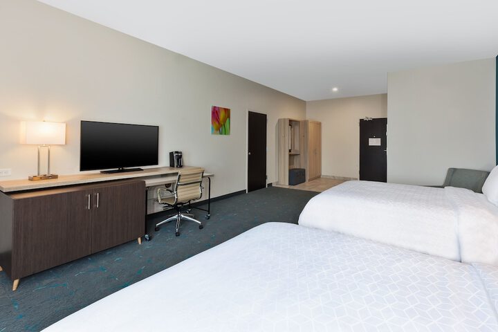 Room 3 of 37