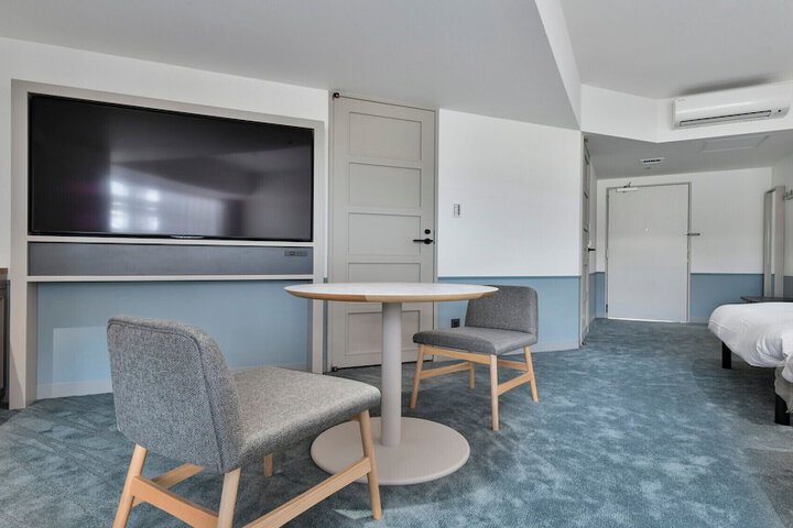 Room 30 of 203