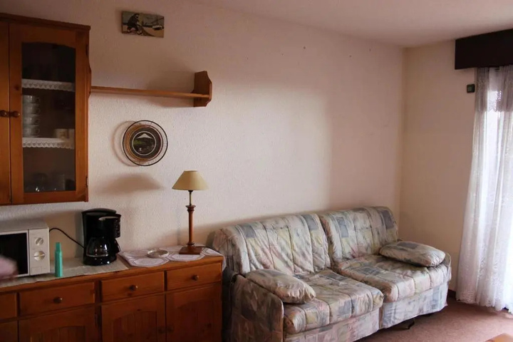 Room 2 of 12