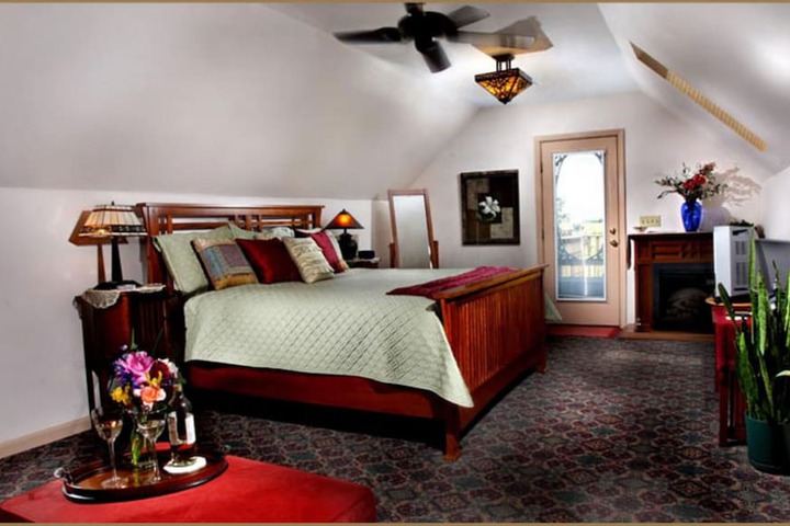 Room 10 of 82