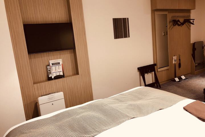 Room 9 of 53