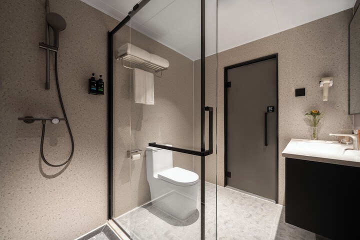 Room 16 of 55