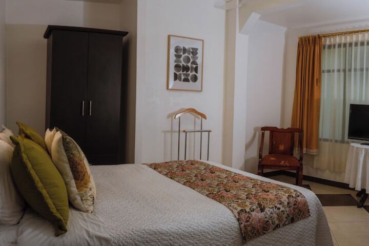 Room 16 of 23
