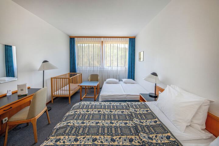Room 11 of 41