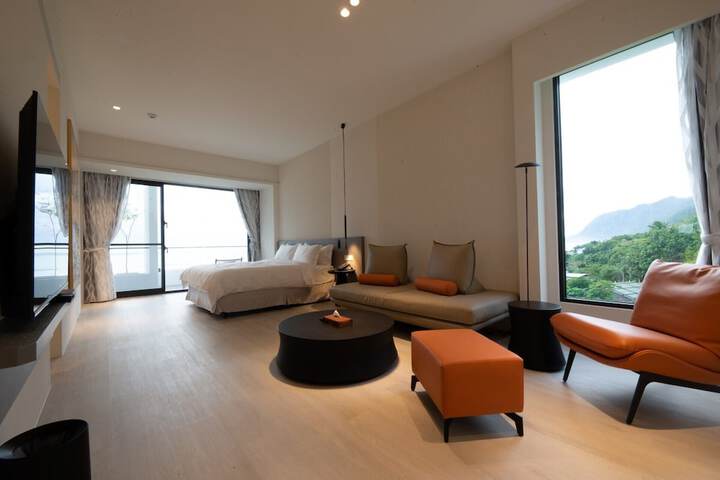 Room 7 of 63