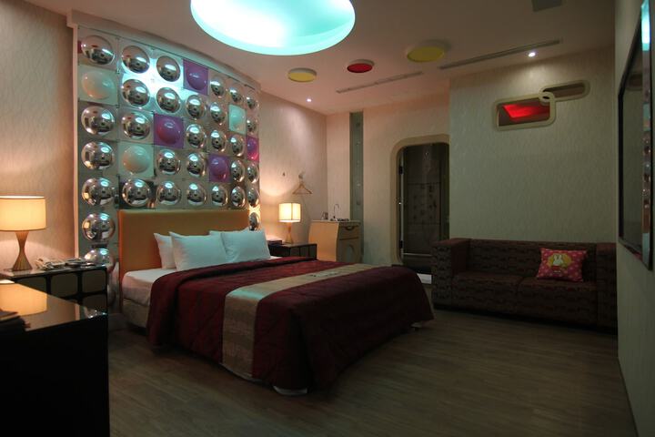 Room 13 of 56