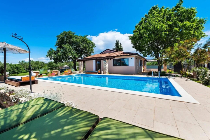 Pool 7 of 16
