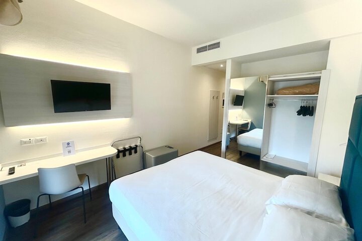 Room 12 of 29